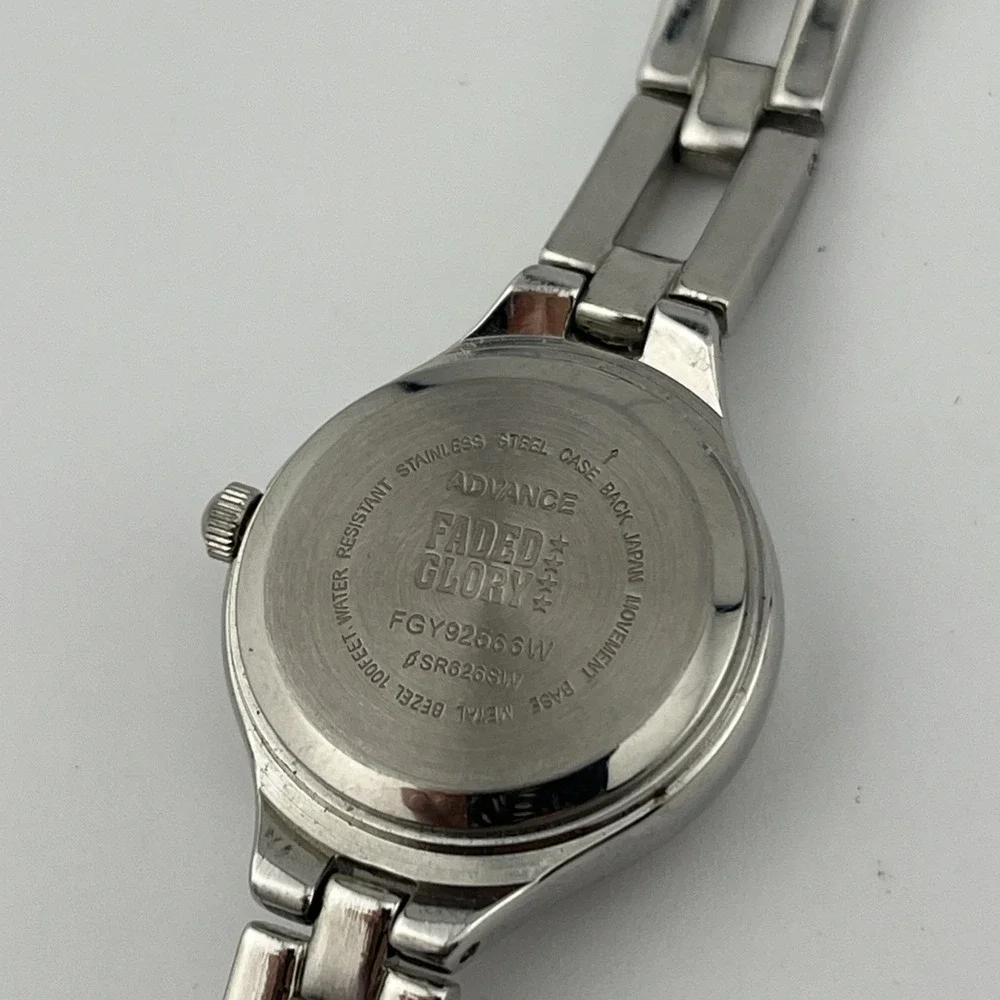 Faded‎ Glory Watch Women Silver 7.5